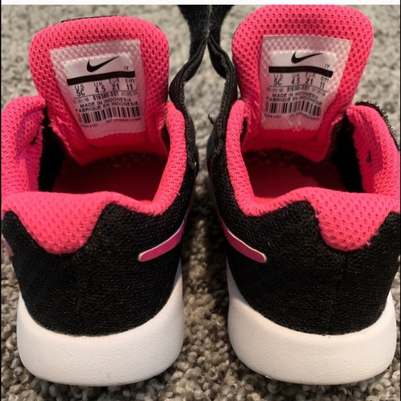 baby girl nike tennis shoes